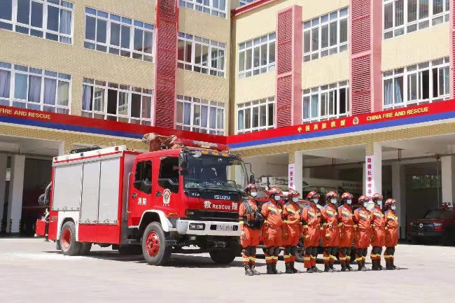 地震救援力量集結(jié)。四川省應(yīng)急管理廳供圖