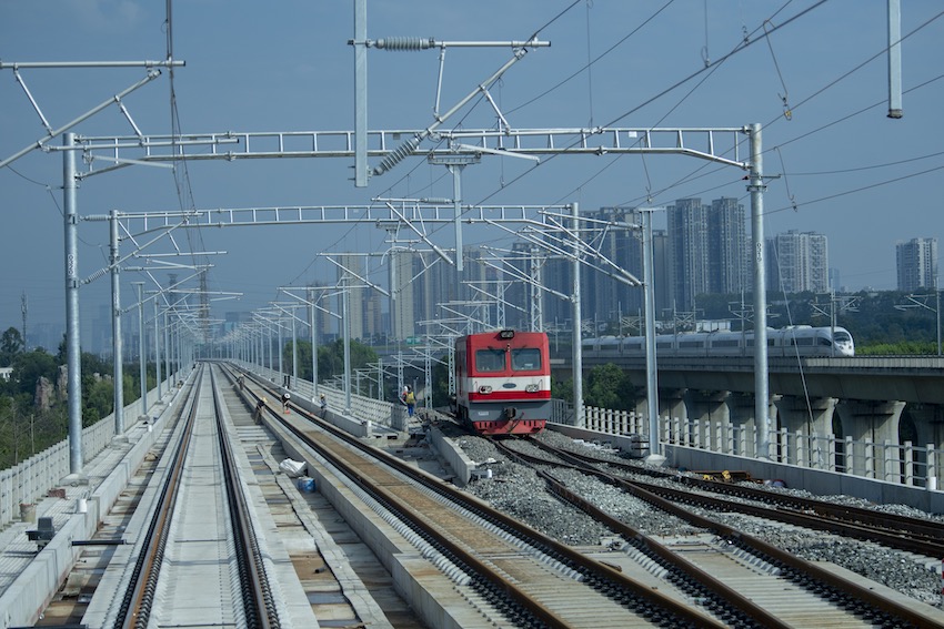 試驗(yàn)車(chē)在軌道上行駛。成蘭公司供圖