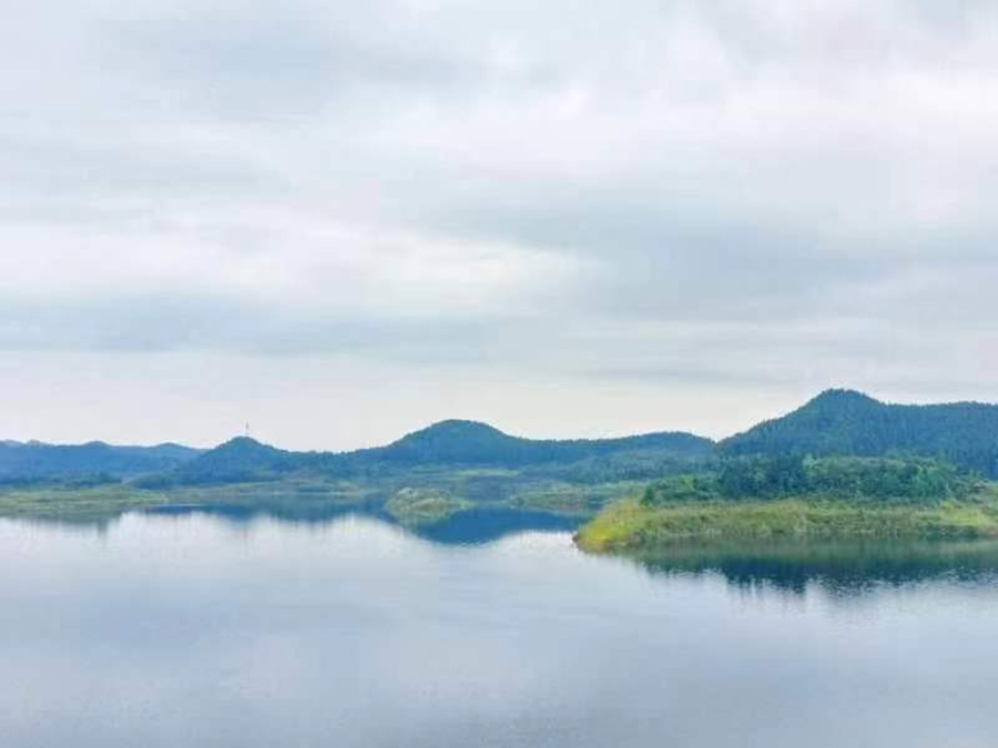 蓬溪縣文井鎮(zhèn)白鶴林水庫(kù)。遂寧市委宣傳部供圖