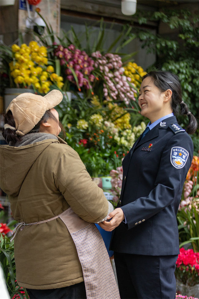 資陽市公安局資溪派出所民警、三級警長李冬梅。資陽市公安局供圖