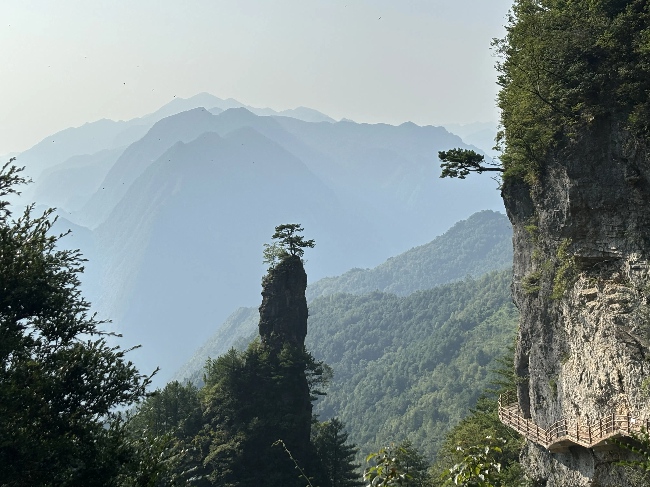 獨(dú)秀峰照片。李銘楓攝