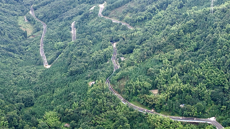 龍門之巔1號公路綿竹段。綿竹市交通局供圖