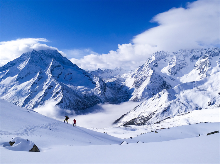 三奧雪山。黑水縣委宣傳部供圖